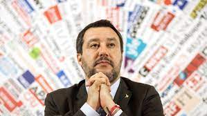 Italiens küstenwache hat dutzende migranten auf dem mittelmeer vor dem ertrinken gerettet. Italy S Trump Matteo Salvini Wants To Take Over Europe