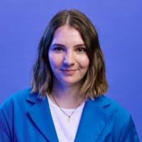 Vicki Renner's Instagram, Twitter & Facebook