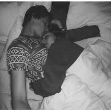 30 Cute Couple Pictures To Fall Totally In Love With Cute Couples Photos Cute Couples Cuddling Cuddling Couples