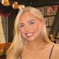 Lisa Fay's Instagram, Twitter & Facebook