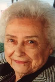 Beatrice Medeiros's Instagram, Twitter & Facebook