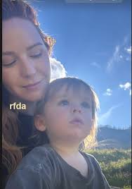 Cute throwback photo of Jenny Marrs and her daughter, Sylvie 💕 #jennymarrs  #momslove #daughter #adoptionislove #Throwback #FixerToFab