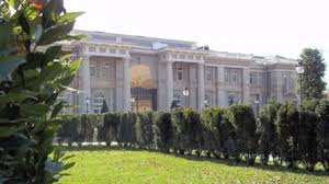 .black sea mansion, not president vladimir putin, as the leaders' critics had alleged. Putin S Palace A Mystery Black Sea Mansion Fit For A Tsar Bbc News