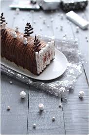 Buche Chocolat Noir Et Coeur De Creme Brulee Chefnini Christmas Noel Christmas Outfit Fashion Christmas Baking Xmas Food Christmas Food