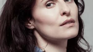 Actress Leanne Best talks about her love for vintage clothes.