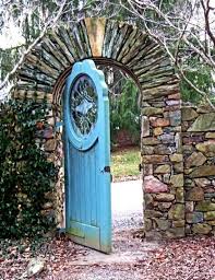 Gartengestaltung Mit Steinen Verkorpert Die Ewigkeit Gartentore Garten Gartenturen