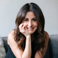 Women Who Stay Single and Don't Have Kids Are Getting Richer