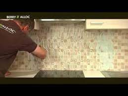 Le rajout d'une crédence en carrelage à votre pièce optimisera sans aucun doute l'esthétisme de le carrelage d'imitation est également un revêtement mural intéressant pour une cuisine chaleureuse et conviviale. Panneau Mural Cuisine Provence Peinture Pertuis Youtube