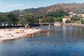 Praia fluvial do seixal, arcos de valdevez bonita praia fluvial com águas calmas e limpas. Praia Fluvial De Arcos De Valdevez Arcos De Valdevez Riv Flickr
