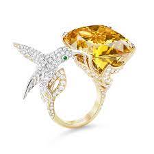 Hopi The Hummingbird Ring Ring Set With A Yellow Beryl Paved With Diamonds And Yellow Sapphires I Animal Jewelry Colored Diamond Jewelry Hummingbird Jewelry