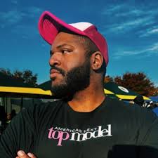 Kristen Maxwell (@Krissmaxi)