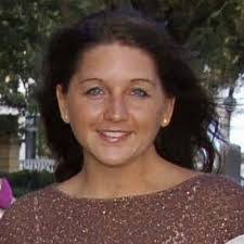 Abril Ferron's Instagram, Twitter & Facebook