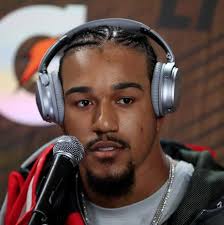El apoyador externo Vic Beasley será dado de baja el miércoles por Titans