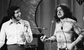 Sir thomas jones woodward, kbe (born 7 june 1940), best known by his stage name, tom jones, is a welsh pop singer particularly noted for his powerful voice. Highlights From The This Is Tom Jones Tv Show I Like Your Old Stuff