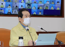 앞서 시행된 거리두기 2.5단계 격상 효과는 아직 나타나지 않았다는 진단으로 추가 격상 여부에 대해서는 추후 관련 부처와 협의한다는 방침이다. Jprq6mdta82t0m