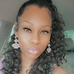 Melanie Shippee's Instagram, Twitter & Facebook