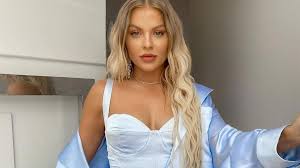 Luisa sonza antes e depois. Luisa Sonza E Afastada De Suas Redes Sociais Apos Ameacas De Morte