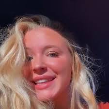 Sarah Grubaugh's Instagram, Twitter & Facebook