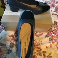 Clarks Chartli Diva Pumps Size 91 2 W Navy