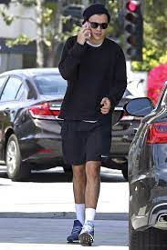 Maybe you would like to learn more about one of these? Harry Styles Updates On Twitter Harry Out In Brentwood Ca Today 3 April Via Fyz 12 15 Directioners Bestfanarmy Iheartawards Https T Co Vna3nnfqf9
