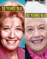 Remember Charlotte Rae from The Facts of Life...? She was terrific as Edna  Garrett.