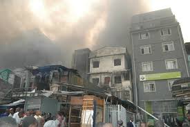 At the balogun market, emergency responders were still battling to extinguish the fire as of 10.30pm. Scene Of The Fire Incident At Balogun Market Lagos On Monday Morning Freedom Online