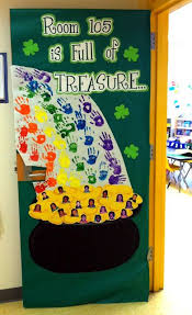 March Classroom Door As A Parent This Would Make Me Feel So Loved If I Saw This On My Son S Cl Classroom Decorations Door Decorations Classroom Classroom Door
