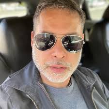 ReinadetrásdelaReina: Miss Villalba, Vivianie Díaz presenta a su madre  Vivian Arroyo; la candidata menciona, que su madre le inculcó el trabajar  por lo que quiere. Walgreens Puerto Rico y Goya Puerto Rico