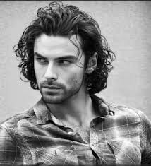 Actores irlandeses guapos 🇮🇪: 1. Cillian Murphy 2. Colin Farrell 3.  Pierce Brosnan 4. Jonathan Rhys-Meyers 5. Jamie Dornan 6. Michael  Fassbender 7. Colin O'Donoghue 8. Domhnall Gleeson 9. Aidan Turner 10.  Jason O'Mara