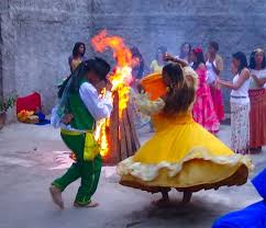 Segundo alguns historiadores, por volta dos anos 50 d.c, uma embarcação teria cruzado os mares a partir de terras palestinas levando a bordo para fugir das perseguições de roma aos primeiros cristãos. Gypsy Trance Rituals In Brazilian Umbanda Religion Sounds And Colours
