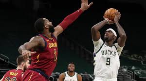 He played college basketball for the arkansas razorbacks and was drafted with the 22nd overall pick by the chicago bulls in the 2015. Milwaukee Bucks Bobby Portis Making Most Of His Time Off Bench Nbc Sports