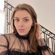 Kathy Noble's Instagram, Twitter & Facebook