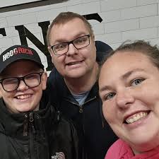 Hi I'm looking to buy a I pad preferebaly and second hand newer one. It's  for my son's birthday, he wants to play Roblox and Minecraft. He can't do  that