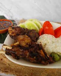 Nasi goreng lapis or layered fried rice (fried rice layered with lot of veggies, noodles and adorned with chicken on the top layer). Bintaro Foodies Kambing Goreng Keraton Yang Ini Daging ÙÙŠØ³Ø¨ÙˆÙƒ