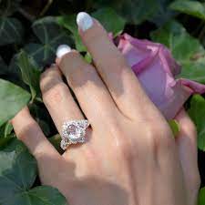 Enchanted Disney Aurora Oval Morganite And 3 4 Ct T W Diamond Scallop Frame Engagement Ring In 14k Two Tone Gold Zales In 2021 Disney Engagement Rings Engagement Rings Enchanted Disney Fine Jewelry