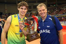 Curiosidades de bruninho do vôlei confira curiosidades sobre bruninho. F5 Viva Bem Dia Dos Pais Bruninho Lembra Evitar O Pai Na Selecao De Volei Na Folga Nem Ia Para Casa 10 08 2019