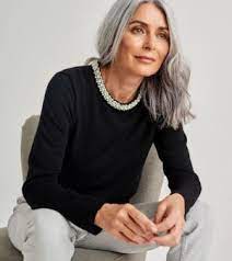 Chic Hairstyles For Women Over 50 Livingbetter50 Chic Hairstyles Long Gray Hair Grey Hair Styles For Women