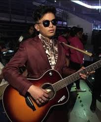 Mula mengenali lagu ini ketika zamani membawanya dalam satu rancangan tv, haqiem rusli ibaratnya jatuh cinta pandang. 11 Haqiem Rusli Qiemilio Ideas Homescreen Wallpaper Mr Style Y T