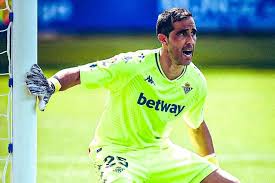 Pep guardiola has revealed manchester city goalkeeper claudio bravo will miss. Betis Has Signed A Leader The Video With Which In Spain They Hallucinate With Claudio Bravo Archyde