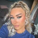 Rebecca Rybak's Instagram, Twitter & Facebook