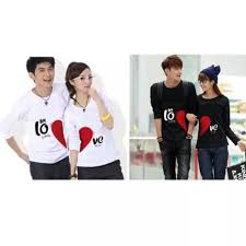 Tapi model baju couple tak hanya untuk anak muda, banyak desain baju couple yang dapat dipakai oleh orang tua. Jual Grosir Baju Couple Lengan Panjang Harga Murah Desain Keren Love Terbelah Baju Pasangan Romantis Love Convesion Putih Hitam Lp White Kaos Couple