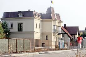 Elena carolina, născută în 2014, şi ana raisa, venită pe lume pe 20 aprilie 2016. Doamne In Ce Palat Se Muta Uite Cum Arata Casa Alinei Sorescu Si A Lui Alexandru Ciucu Ele Ro
