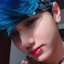 Mai Wolf's Instagram, Twitter & Facebook