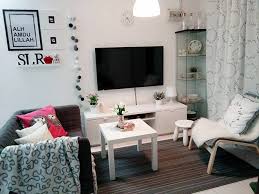 Saya menyukai tema rumah yang sederhana dan banyak menggunakan unsur natural seperti kayu dan rotan. Deko Ruang Tamu Ikea Minat Lelaki Ini Terhadap Produk Ikea Diterjemahkan Di Ruang Tamu Dan Ruang Makan Rumahnya Sudah Menjadi Trend Hiasan Dalaman Rumah Di Malaysia Untuk Menggunakan Aksesori Atau