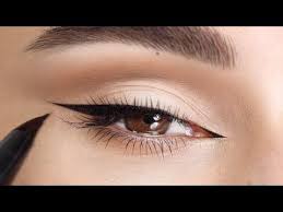 Foxy Eyes Makeup Tutorial Your Classy Look In 2021 No Eyeliner Makeup Cat Eye Makeup Fox Eyes