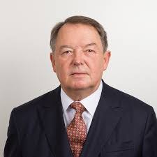 Daniel Bromilow's Instagram, Twitter & Facebook