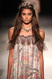 6 Hairstyles From Fashion Week To Inspire Your Look For The Big Day Fashion Cute Fashion Fashion Aesthetics