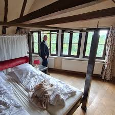 32, über 2700 positiven kundenbewertungen! Rundgang Durch Das Burghotel Blomberg Dornroschen Schlummert Immer Noch Lokale Nachrichten Aus Blomberg Lz De