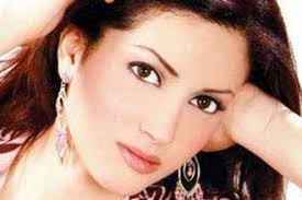 بدأت نسرين حياتها الفنية بمشاهد قليلة في مسلسل هولاكو من بطولة الفنانَين أيمن زيدان ونورمان أسعد، أعقب ذلك مشاركتها في مسلسل ربيع قرطبة مع حاتم علي، وكانت في السنة الثانية من المعهد العالي للفنون المسرحية. Ù†Ø³Ø±ÙŠÙ† Ø·Ø§ÙØ´ Ø­Ø³Ù†Ø§Ø¡ ÙƒÙ†Ø¹Ø§Ù†ÙŠØ© ØªØ¬Ø³Ø¯ Ø´Ø®ØµÙŠØ© Ø¨Ù„Ù‚ÙŠØ³ Ø§Ù„ÙŠÙ…Ù†ÙŠØ©