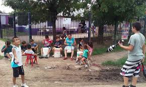 Los juegos recreativos son actividades grupales que realiza un grupo para divertirse. Derecho Al Juego Y A La Recreacion En Los Hogares De Buenos Aires Cilsa